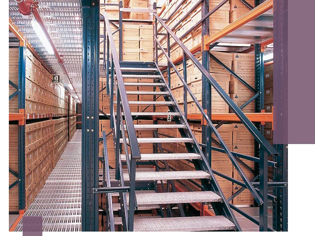 Лестницы складские прочные и безопасные под ключ в Владивостоке