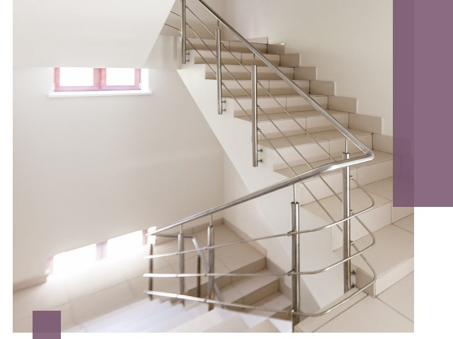 Установка и замена перил в подъезде в Владивостоке