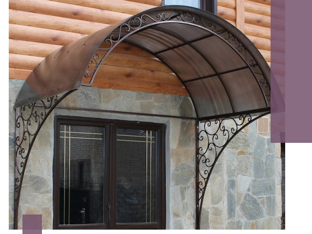 Арочные козырьки под ключ в Владивостоке: изготовление и монтаж