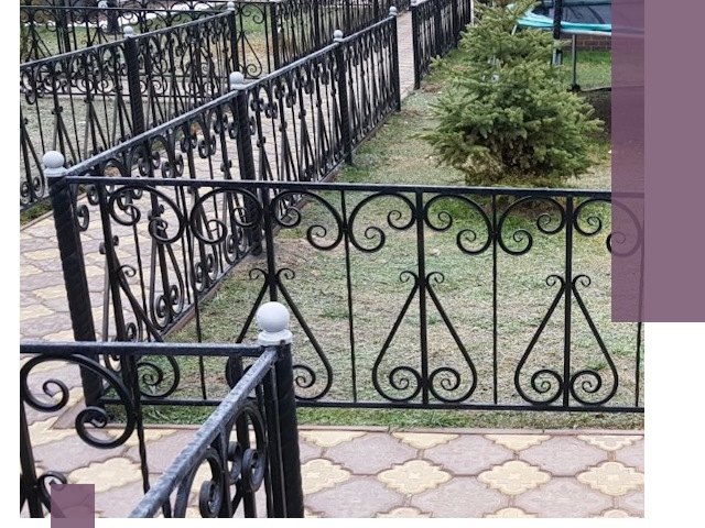 Кованые газонные ограждения под ключ в Владивостоке